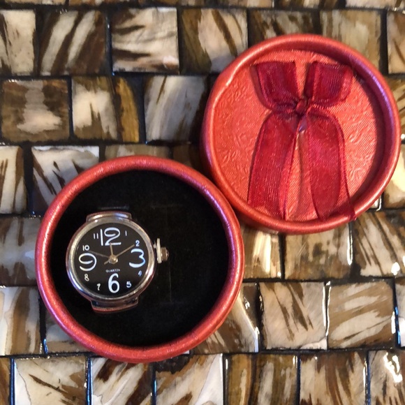 NEW Finger Ring Watch - Picture 7 of 8